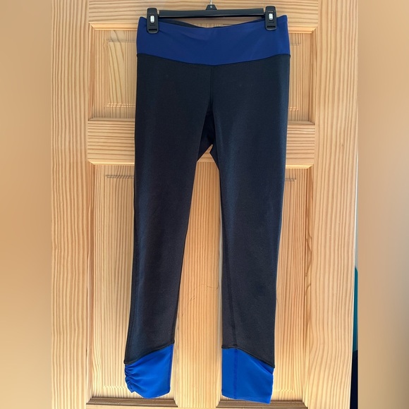 Lucy Black and Blue Leggings Size Medium - Picture 1 of 6